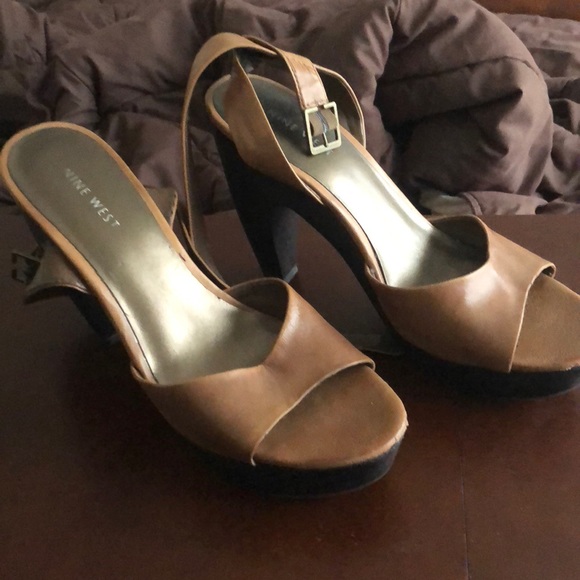 Sandals - Picture 2 of 3